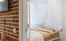 Modern Chic Apartment B&C